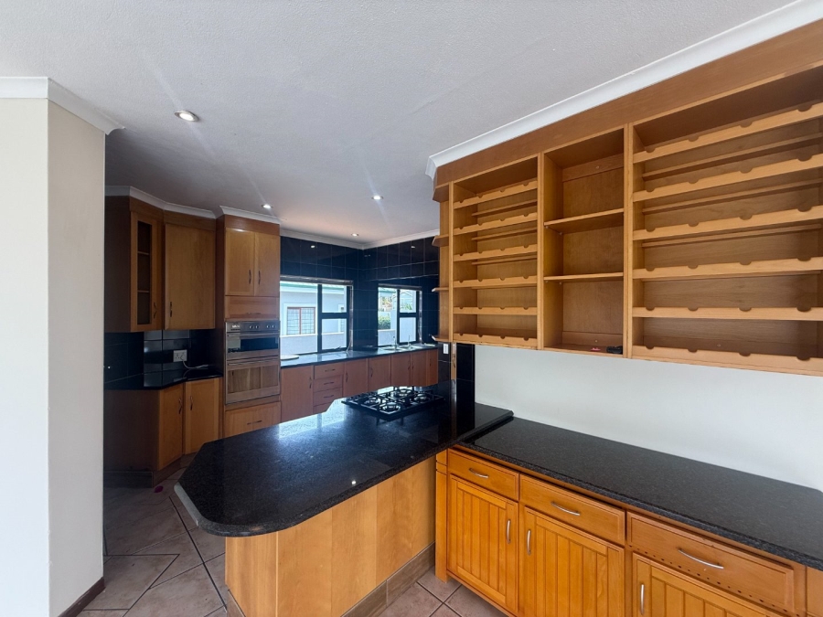 To Let 4 Bedroom Property for Rent in Caribbean Beach Club North West